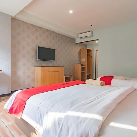 Reddoorz Premium Near Bandung Station Hotel Kültér fotó