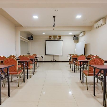 Reddoorz Premium Near Bandung Station Hotel Kültér fotó