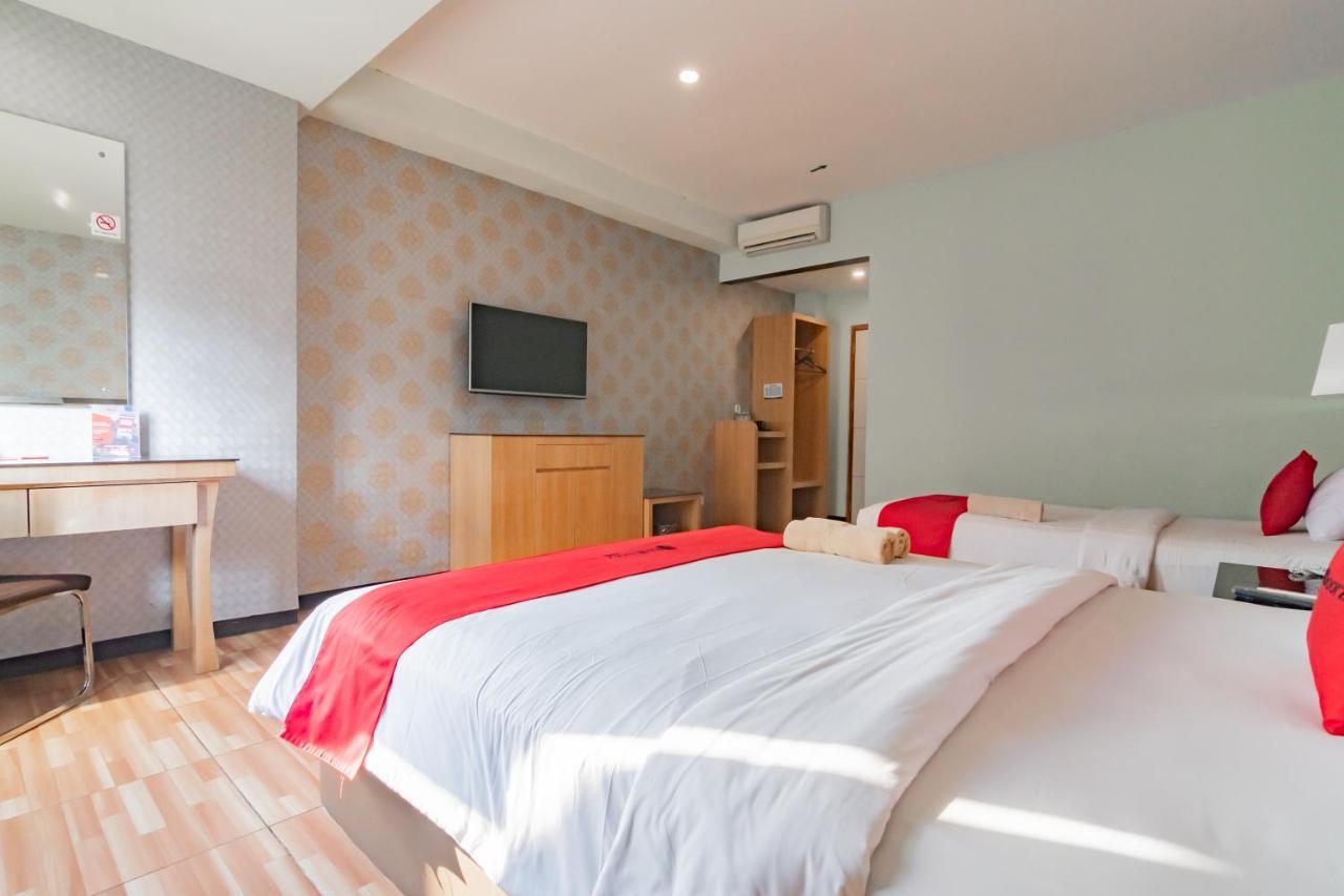 Reddoorz Premium Near Bandung Station Hotel Kültér fotó