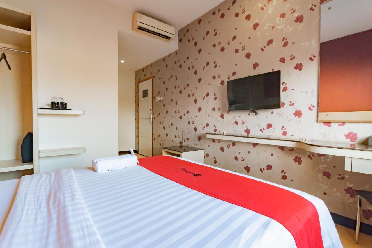 Reddoorz Premium Near Bandung Station Hotel Kültér fotó