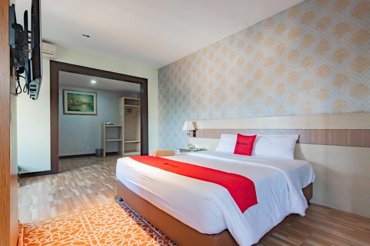 Reddoorz Premium Near Bandung Station Hotel Kültér fotó